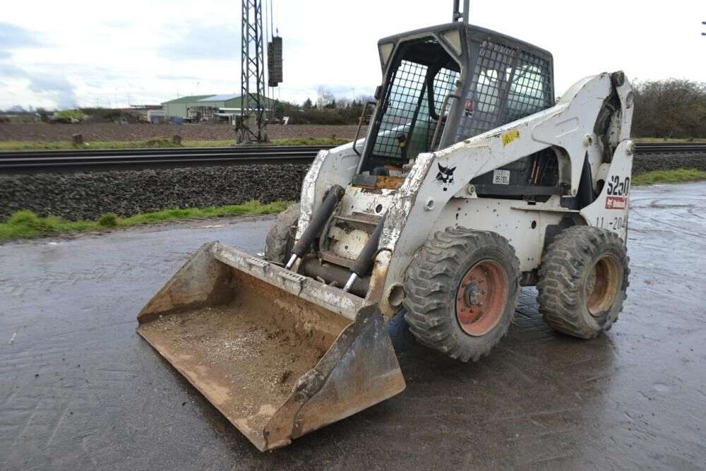 BOBCAT S250 skid steer for sale by auction